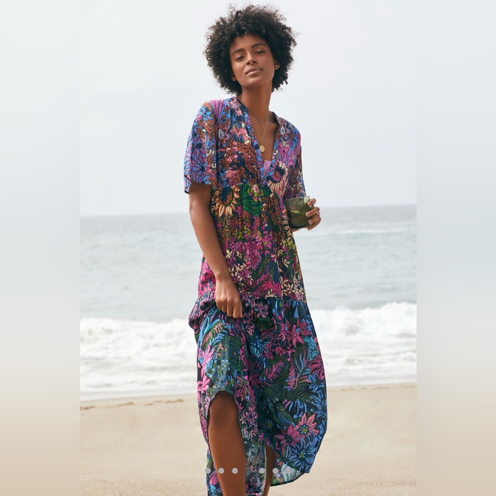 EUC size Small Anthropologie The Kallie Flowy Maxi dress